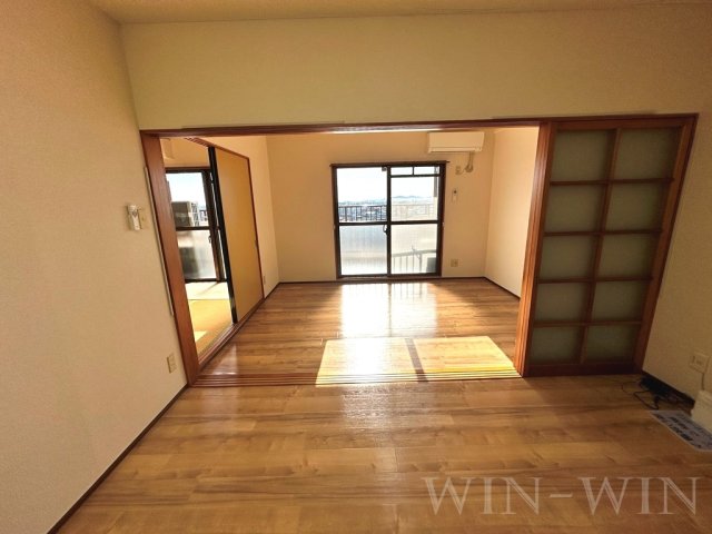 居室・リビング　イメージ（同建物内別部屋の写真です）