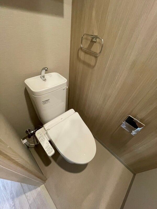トイレ　トイレ