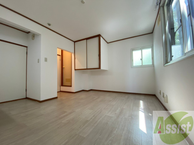 その他部屋・スペース　８．５帖の洋室。寝室に最適！ベットをどう置くか迷いますね～