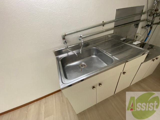 洗面設備　キッチンのシンクはピカピカで掃除意欲が湧いてきそう！