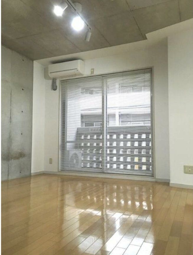 居室・リビング　エントランス