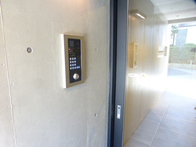 エントランス　安心のオートロック付^^