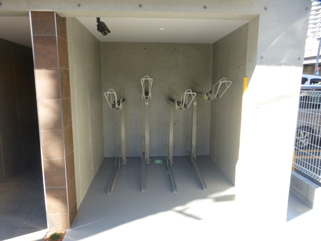 その他共有部分　屋根付き駐輪スペース