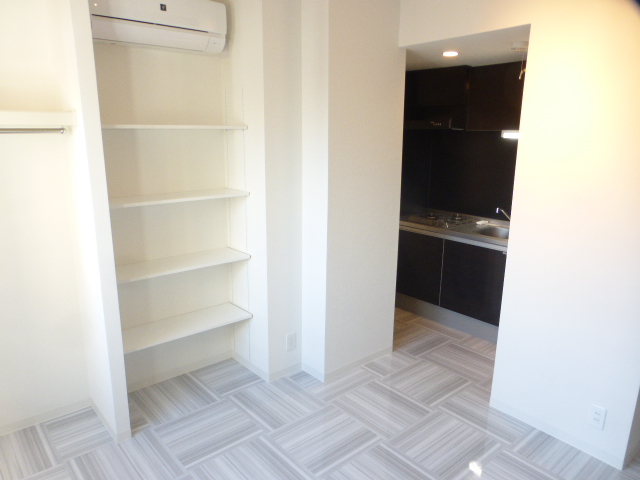 その他部屋・スペース　洋室　別角度より撮影