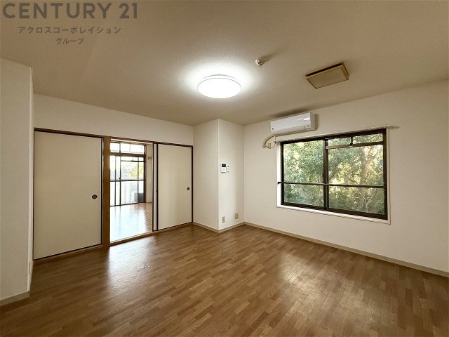 居室・リビング　エアコン付きです！