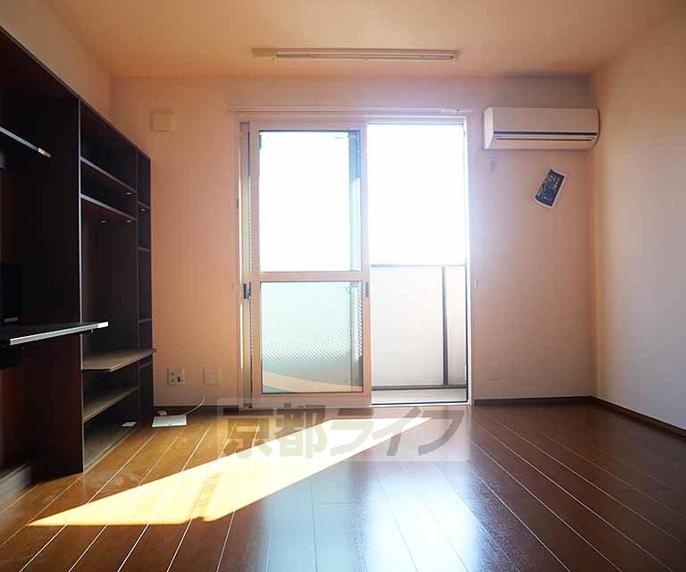 居室・リビング　大和ハウス施工の綺麗なハイツです