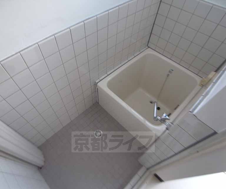 バス・シャワールーム　レトロなお風呂です