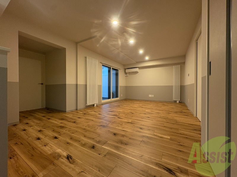 居室・リビング　エアコン付きで快適なリビングになっております！