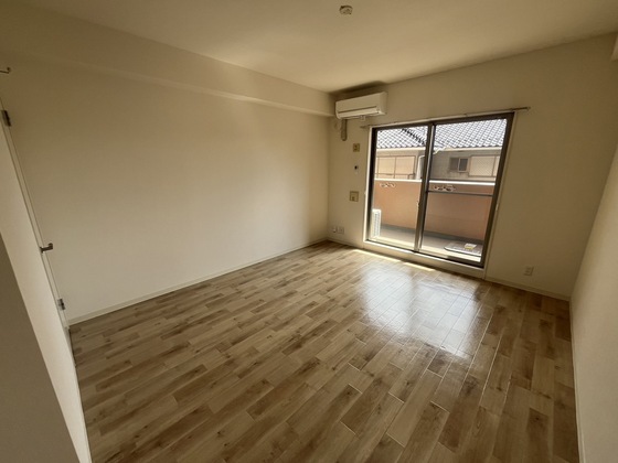 居室・リビング　※別部屋の写真です