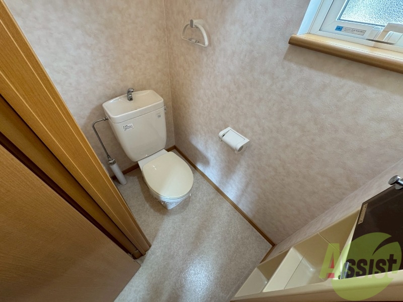 トイレ　こちらはトイレです。清潔感があり、安心して使用できます。