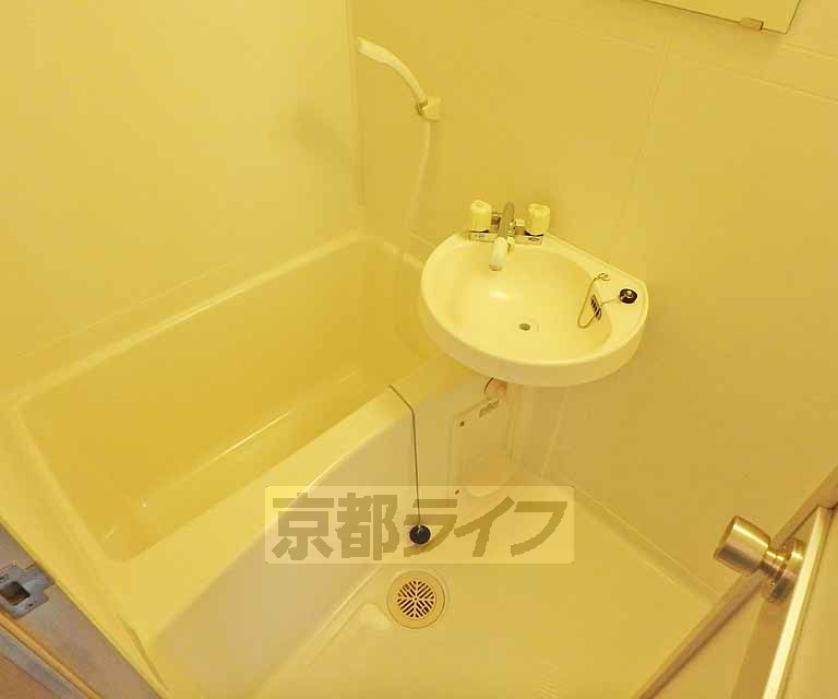 バス・シャワールーム　一日の疲れを癒すバスルーム