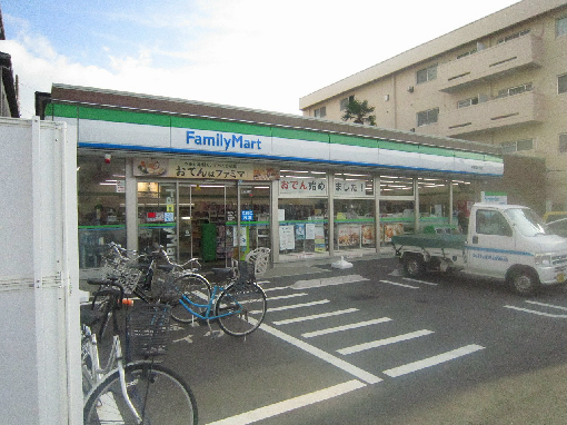 コンビニ　ファミリーマート 平塚袖ケ浜店（コンビニ）まで303m