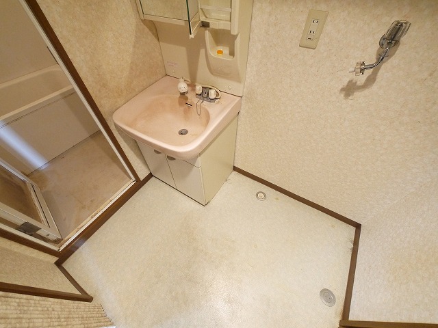 洗面設備　脱衣スペースもあります