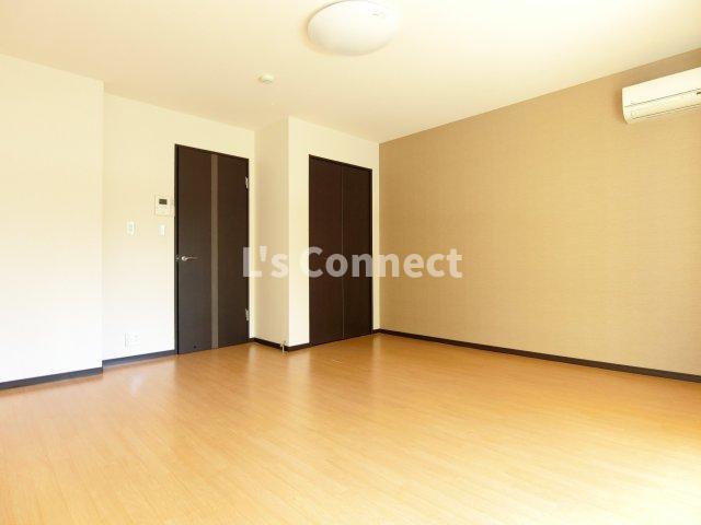 居室・リビング　アクセントクロス仕様の洋室です。