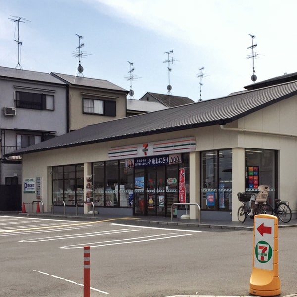 コンビニ　セブンイレブン 京都川島店（コンビニ）まで724m