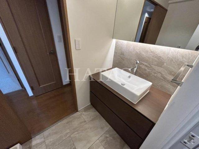 洗面設備　同物件別部屋です。