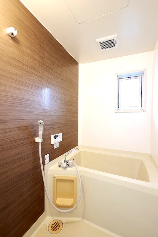 バス・シャワールーム　いつでも温かいお湯に浸かれる追い焚き風呂☆