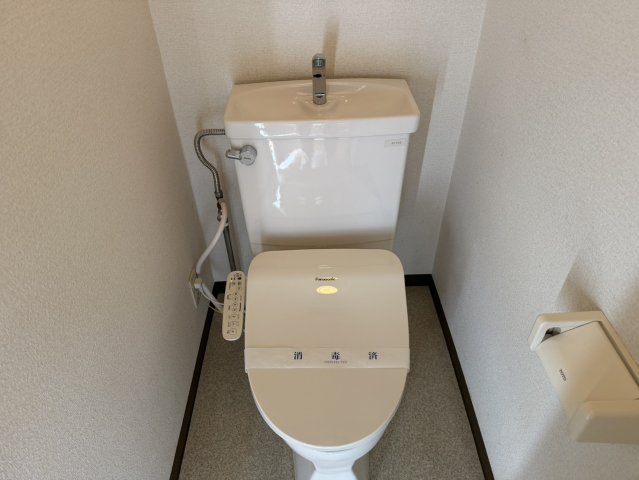 トイレ　温水洗浄便座