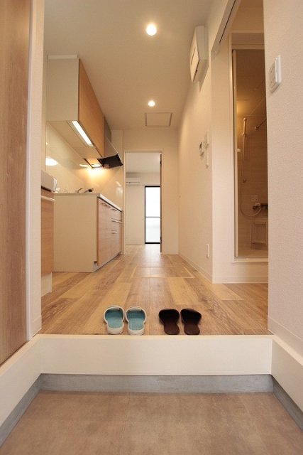 玄関　同物件別号室