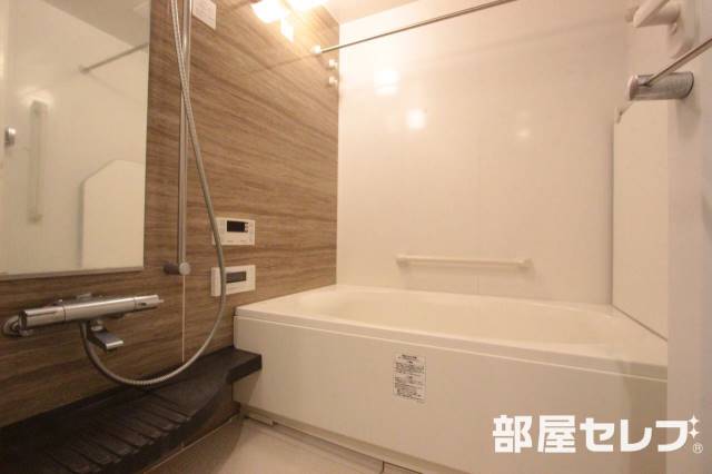 バス・シャワールーム　お風呂でゆったり過ごせます。