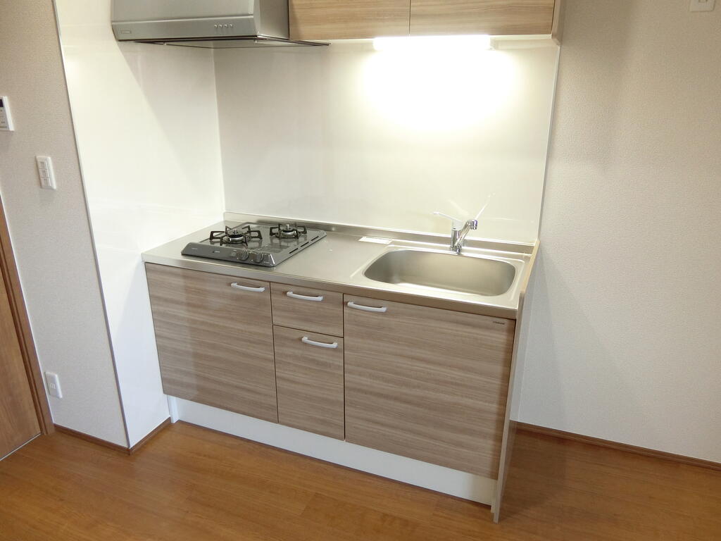 キッチン　同物件別部屋(同タイプ間取り)のものです。