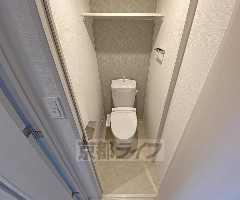 トイレ　棚収納あり