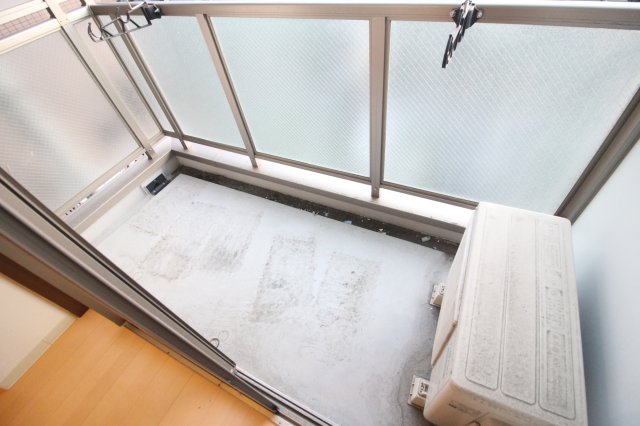 バルコニー　南向きのバルコニーで洗濯ものも乾きますね♪