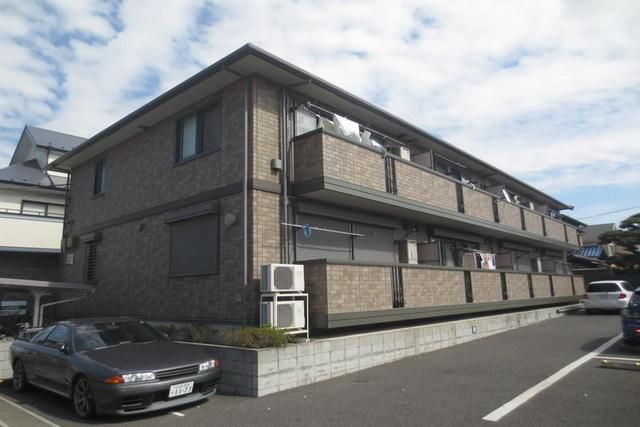 建物外観　ハウスメーカー施工のきれいな物件です。