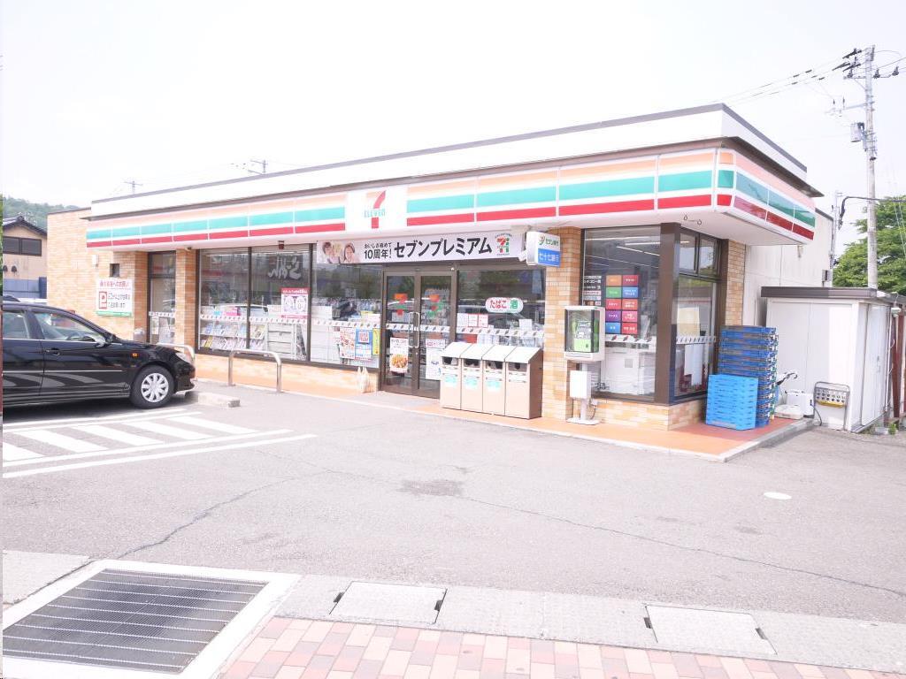 コンビニ　セブンイレブン仙台愛子駅前店（コンビニ）まで120m
