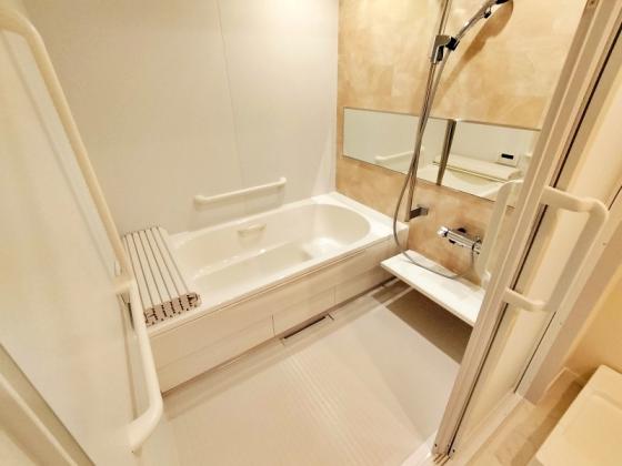 バス・シャワールーム　浴室乾燥機付バスルーム♪