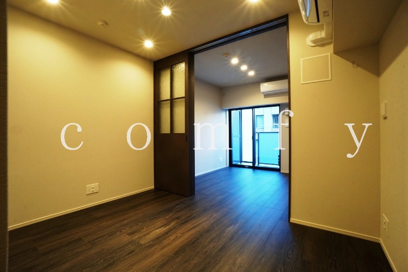 居室・リビング　床暖房入りリビング