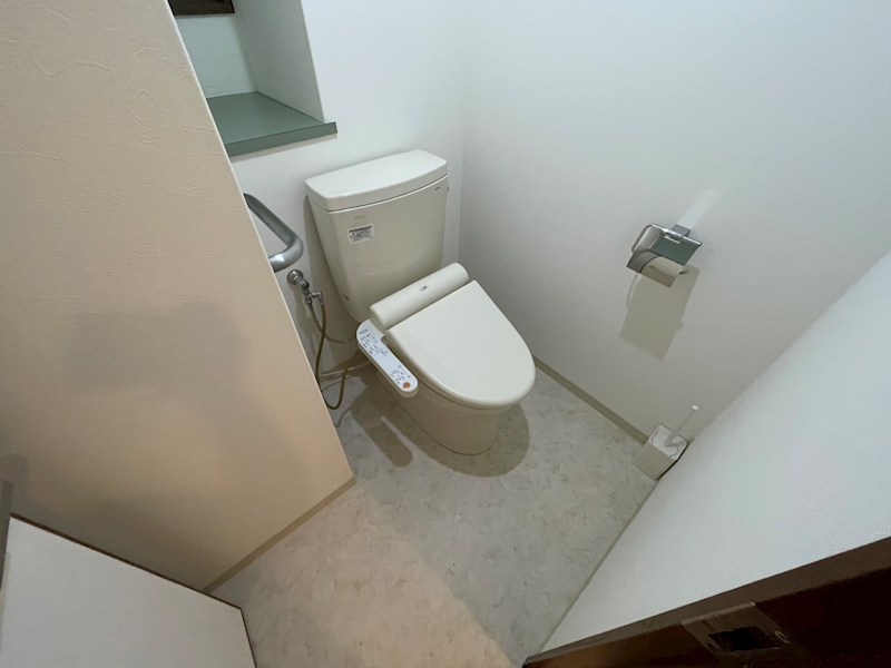 トイレ　※別号室の写真使用中