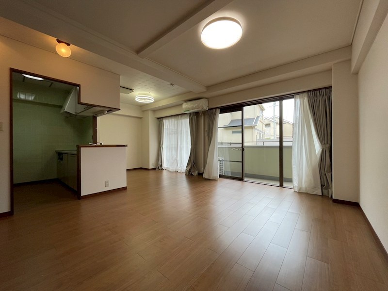 居室・リビング　※別号室の写真使用中