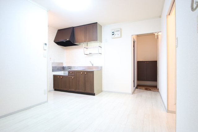 居室・リビング　６帖のダイニングキッチンです★