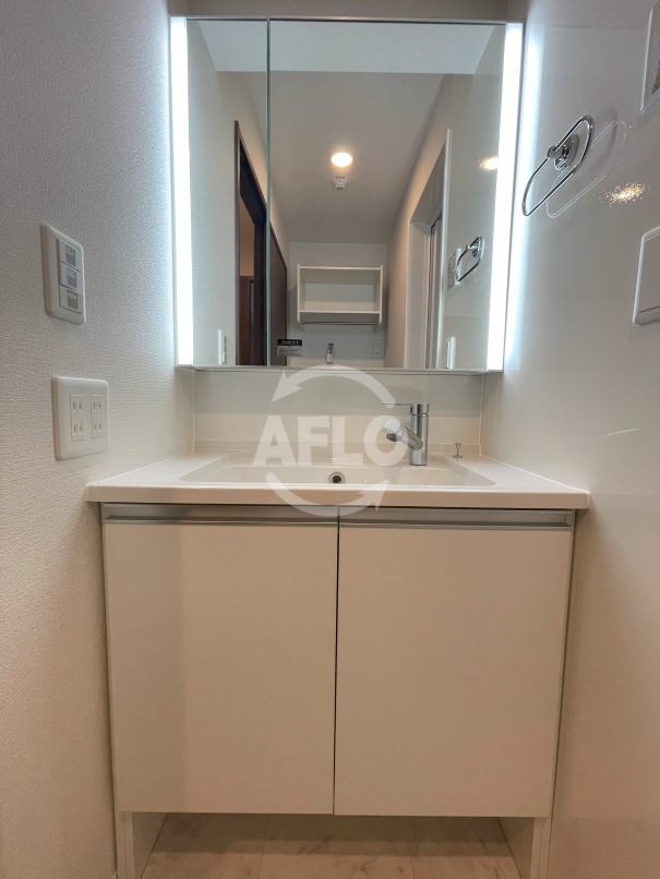 洗面設備　モンテゾーロ西田辺　独立洗面台