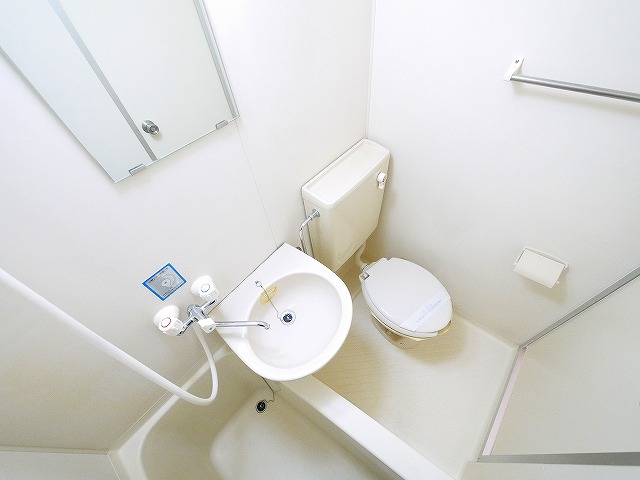 その他設備　お風呂には洗面台もついてます。