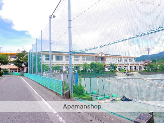 小学校　富士岡小学校（小学校）まで563m