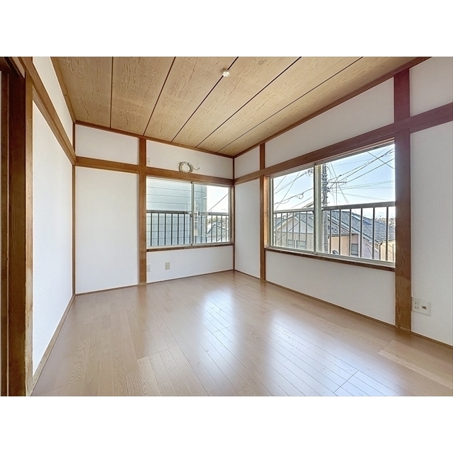 その他部屋・スペース　２面採光で明るい６帖