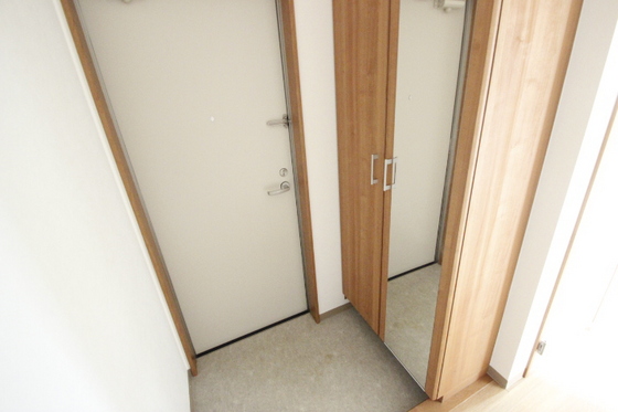 玄関　※別部屋の写真です