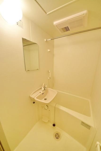 バス・シャワールーム　バスルーム