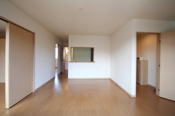 居室・リビング　※他号室の写真です