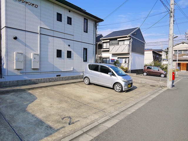 駐車場　駐車スペースもあります