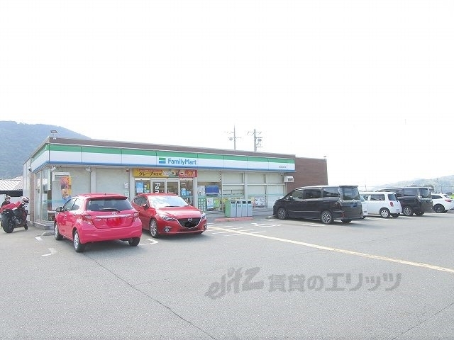 コンビニ　ファミリーマート亀岡宮前町店（コンビニ）まで4400m