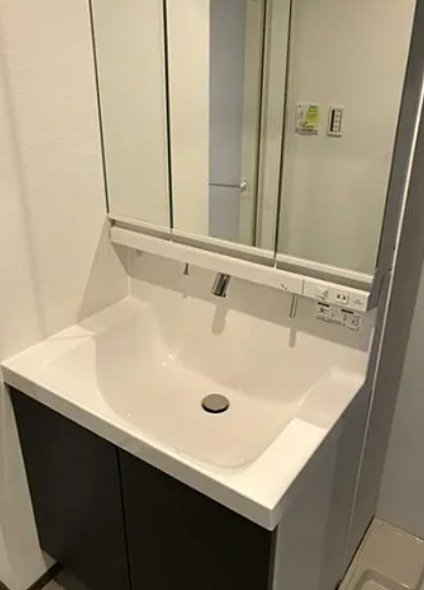 洗面設備　別部屋の写真を使用しております。