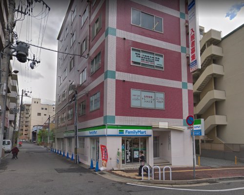 コンビニ　ファミリーマート JR灘駅前店（コンビニ）まで307m