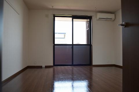 居室・リビング　室内