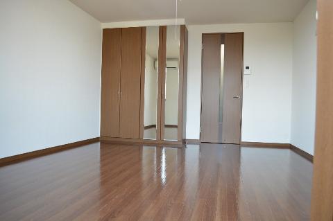 居室・リビング　室内