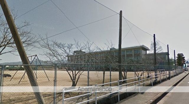 小学校　三木町立氷上小学校（小学校）まで1321m