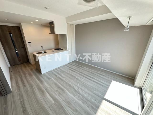 エントランス　落ち着いたエントランスです