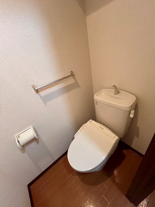 トイレ　※同間取り別部屋の写真です。